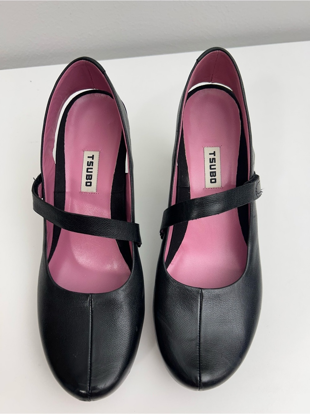 Tsubo Black Mary Jane Pink Insole Adjustable Strap 4” Heel Peek-a-boo Size 9.5